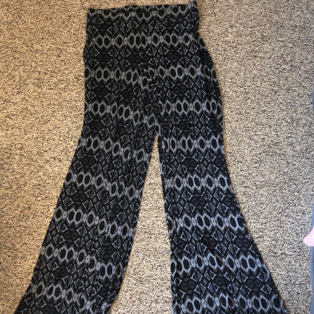 Gaucho pants — black and gray